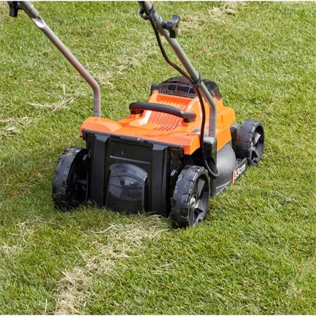 Black and Decker BCMW33184L2-QW   2db 4 AH akkumulátorral és gyorstöltővel Akkumulátoros fűnyíró