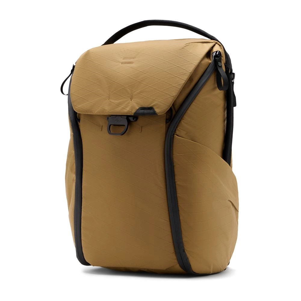 PEAK DESIGN Everyday hátizsák 20L v2 - Prérifarkas PEAK DESIGN Everyday hátizsák 20L v2 - Prérifarkas