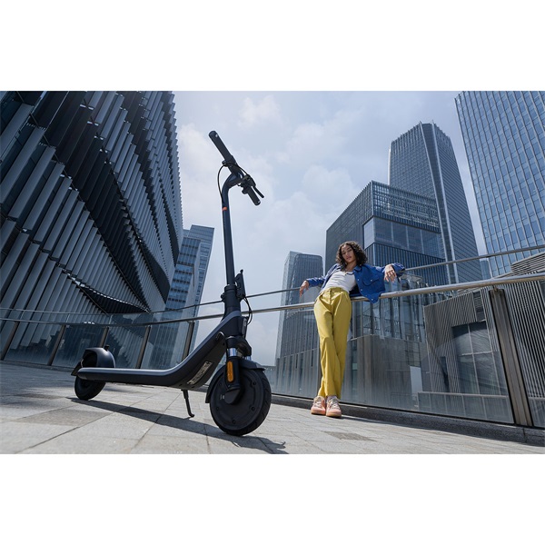 Segway-Ninebot KickScooter E2 E II Elektromos Roller Fekete