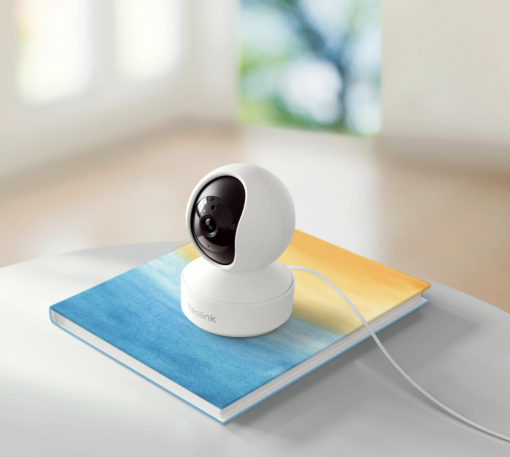 Reolink E330 fehér Wifi, RJ45, 5MP beltéri kamera
