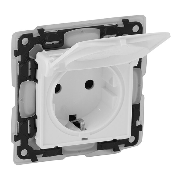 Legrand Valena Life 2P+F csatlakozóaljzat gyermekvédelemmel IP44 fehér (753119) Legrand Valena Life 2P+F csatlakozóaljzat gyermekvédelemmel IP44 fehér (753119)