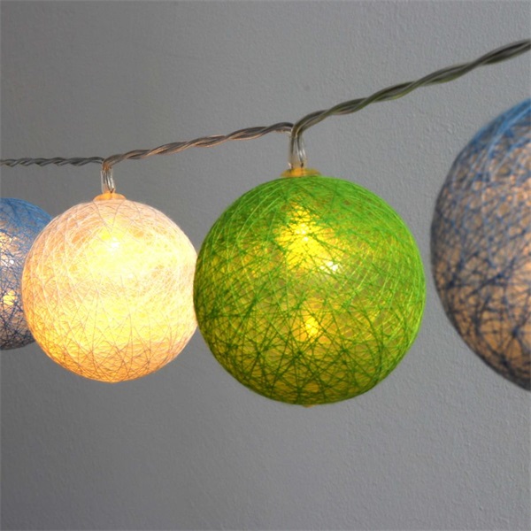 IRIS Gömb alakú 6cm/színes fonott/4,5m/zöld-kék-fehér/30db LED-es/USB-s fénydekoráció  (104-47) IRIS Gömb alakú 6cm/színes fonott/4,5m/zöld-kék-fehér/30db LED-es/USB-s fénydekoráció  (104-47)