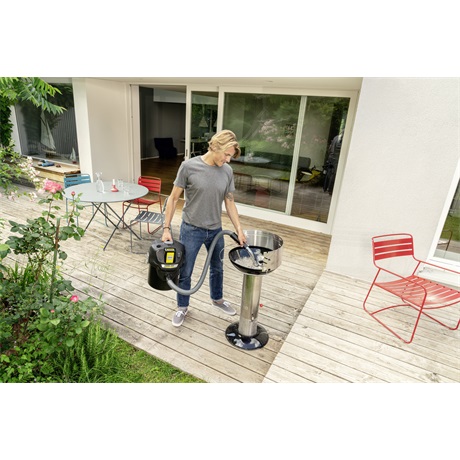 Karcher AD 2 BATTERY 1.348-300.0 HAMUPORSZÍVÓ AKKUMULÁTOROS