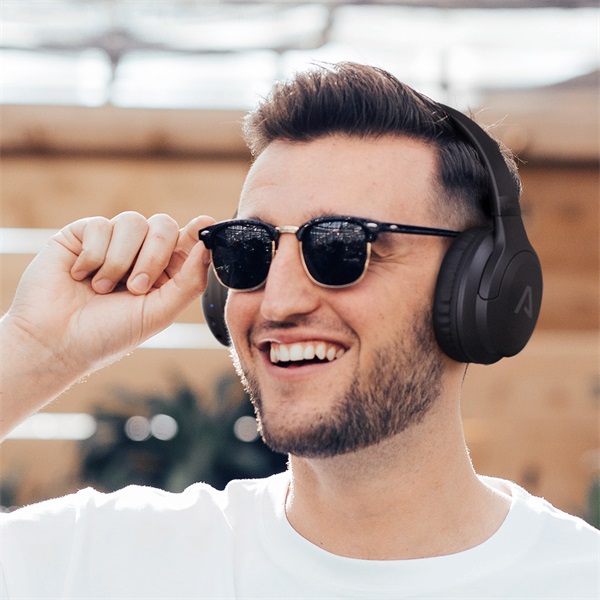 LAMAX Base2 vezeték nélküli Bluetooth fejhallgató LAMAX Base2 vezeték nélküli Bluetooth fejhallgató