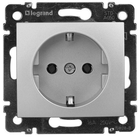 Legrand Valena 2P+F csatlakozóaljzat alumínium (770120)