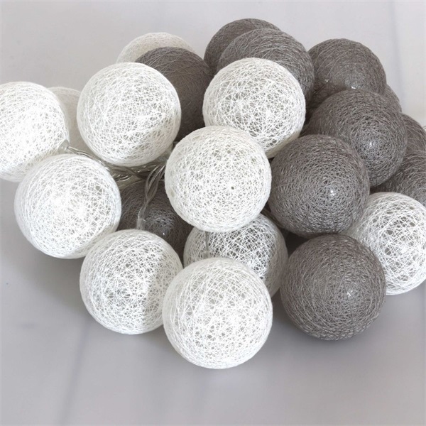 IRIS Gömb alakú 6cm/színes fonott/4,5m/szürke-fehér/30db LED-es/USB-s fénydekoráció  (104-46) IRIS Gömb alakú 6cm/színes fonott/4,5m/szürke-fehér/30db LED-es/USB-s fénydekoráció  (104-46)