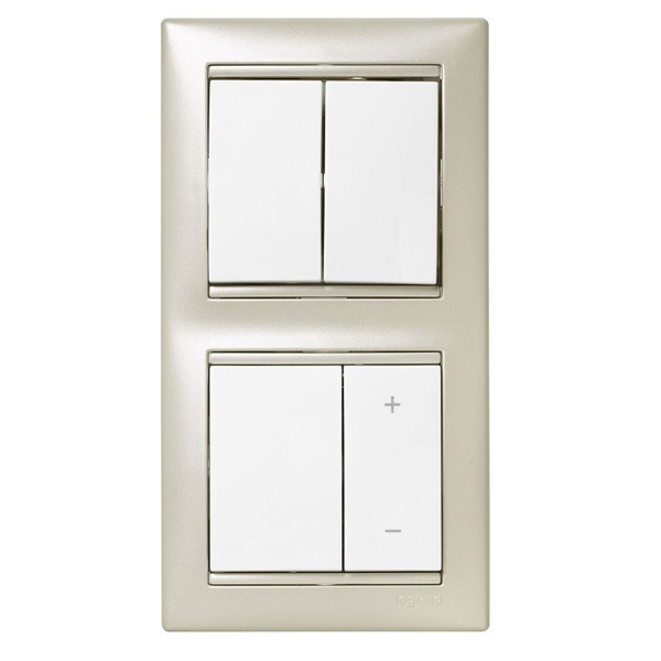Legrand Valena váltókapcsoló kettős fehér, süllyesztett (774408) Legrand Valena váltókapcsoló kettős fehér, süllyesztett (774408)