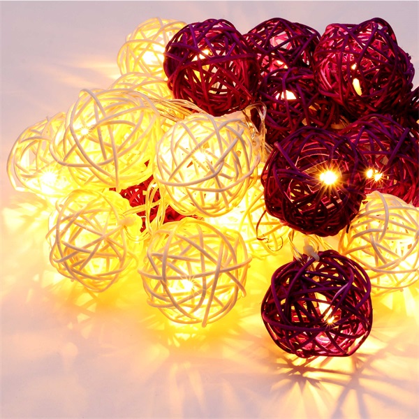 IRIS Gömb alakú fonott/rattan/4m/meleg fehér + lila/20db LED-es/3xAA elemes fénydekoráció  (101-03)