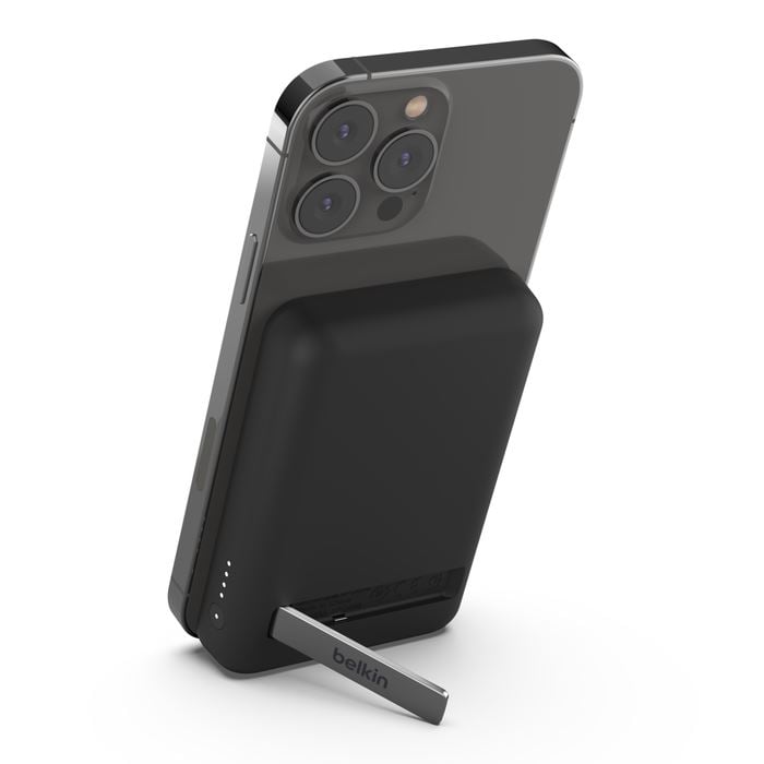 Belkin BoostCharge Magnetic vezeték nélküli Power Bank 5000mAH kitámasztóval fekete (BPD004btBK)