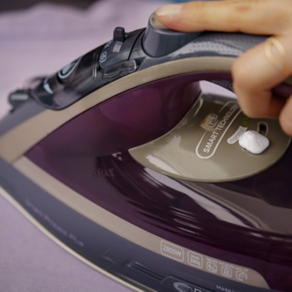 Tefal gőzölős vasaló (FV6870E0)