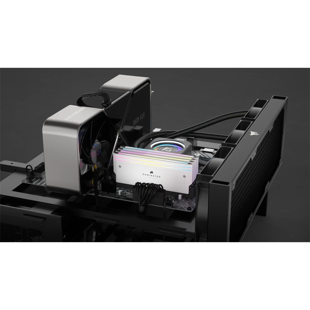 Corsair 96GB DDR5 6400MHz Kit(2x48GB) Dominator Titanium RGB Memória Fehér