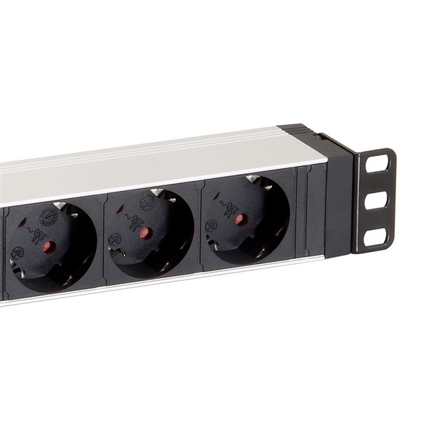 Equip   333293   8 Schuko  Rack 1U Hálózati Elosztó Fekete 
