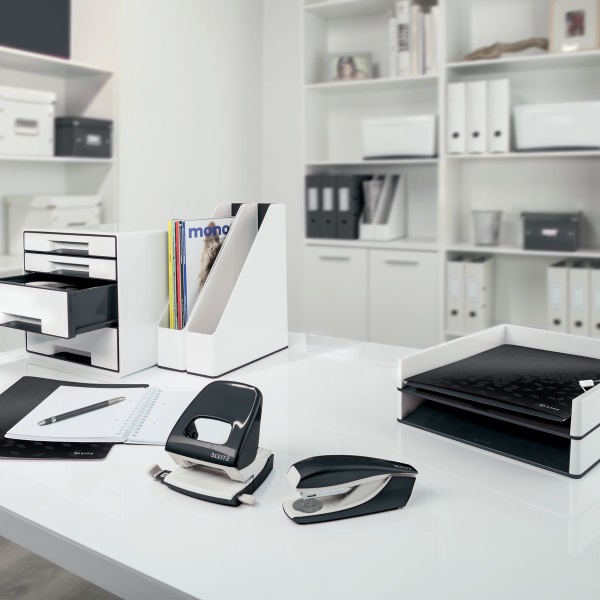 Leitz "Wow" elektromos tűzőgép fekete  (E55661095 / 55660095)