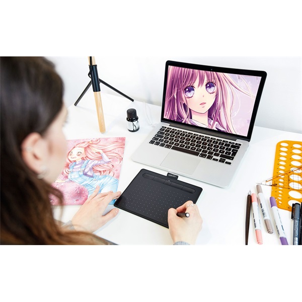 Wacom Intuos S Manga Bluetooth digitális rajztábla fekete (CTL-4100WLK-M)