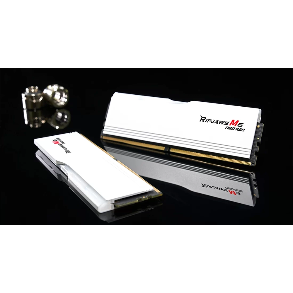 G.SKILL Ripjaws M5 Neo DDR5-6400Mhz CL32-40-40-102 1.40V 32GB Kit2 (2x16GB)AMD EXPO Memória Fehér