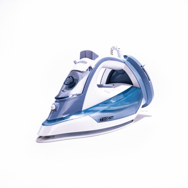 TOO IR-103BL-2200W gőzölős vasaló fehér-kék