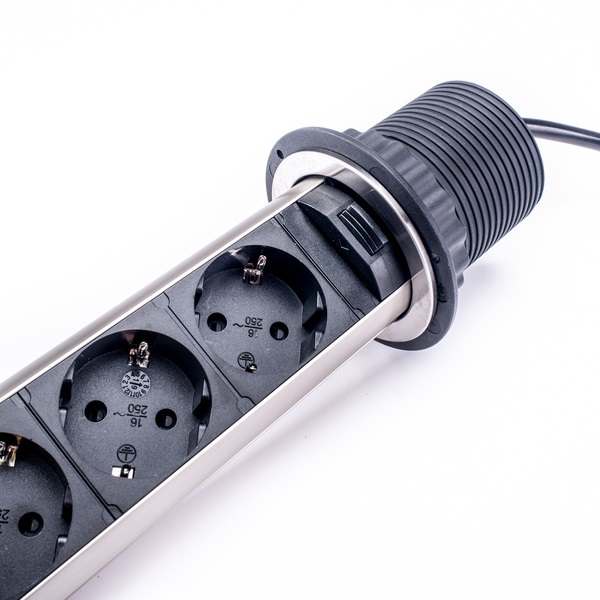 TOO PPS-309-4BR IP20, 4x 2P+F, szálcsiszolt asztalba süllyeszthető elosztó TOO PPS-309-4BR IP20, 4x 2P+F, szálcsiszolt asztalba süllyeszthető elosztó