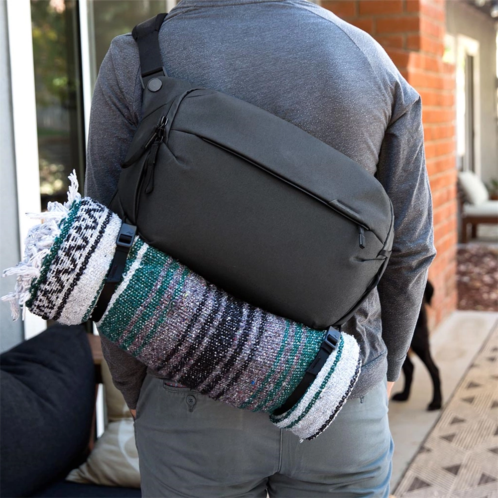 PEAK DESIGN Everyday Sling 3L Fekete