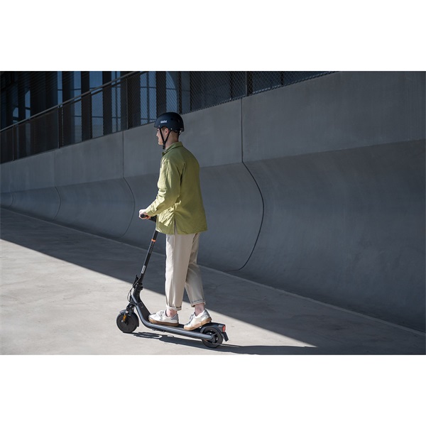 Segway-Ninebot KickScooter E2 E II Elektromos Roller Fekete