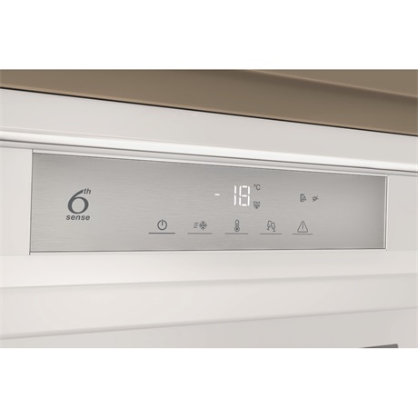 Whirlpool WHSD18F013D1 8 részes Beépíthető fagyasztószekrény