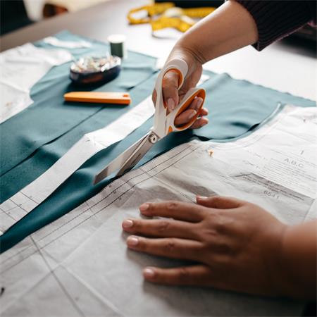 FISKARS "RazorEdge Softgrip" Olló általános 23 cm   Narancssárga-fehér