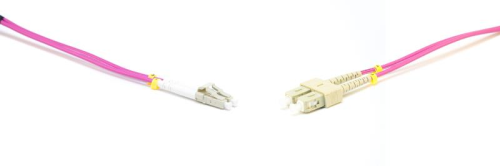 Duplex patch kábel 2 x SC/UPC + 2 x LC/UPC csatlakozóval, 3mm duplex core 50/12 Duplex patch kábel 2 x SC/UPC + 2 x LC/UPC csatlakozóval, 3mm duplex core 50/12