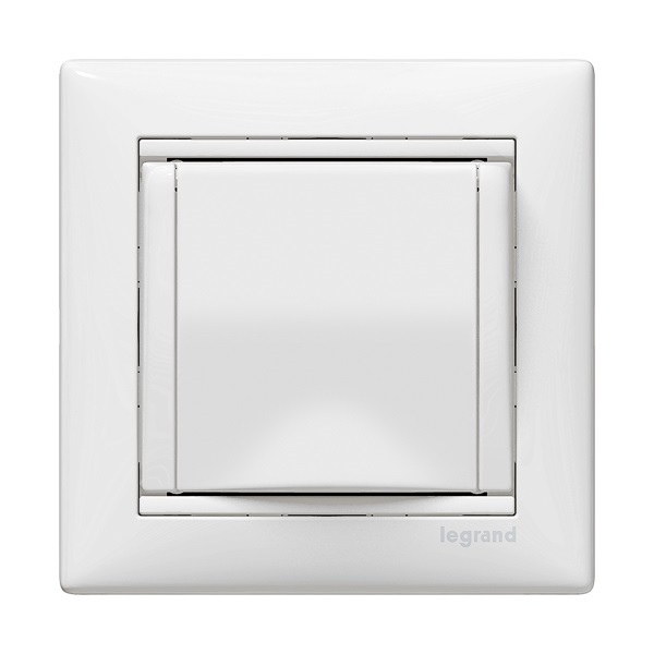Legrand Valena 2P+F csatlakozóaljzat csapófedéllel, fehér, süllyesztett (774422) Legrand Valena 2P+F csatlakozóaljzat csapófedéllel, fehér, süllyesztett (774422)