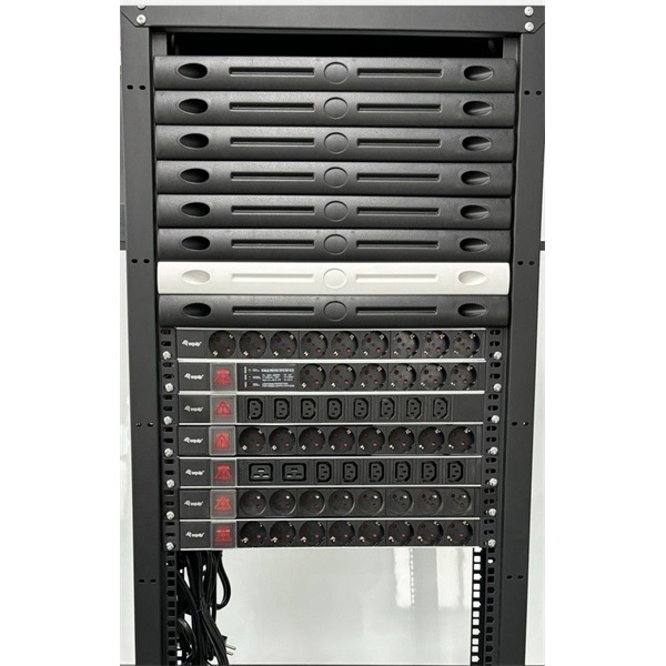 Equip   333286  C14  8 Schuko  Rack 1U 1,8m kábel Hálózati Elosztó Fekete 