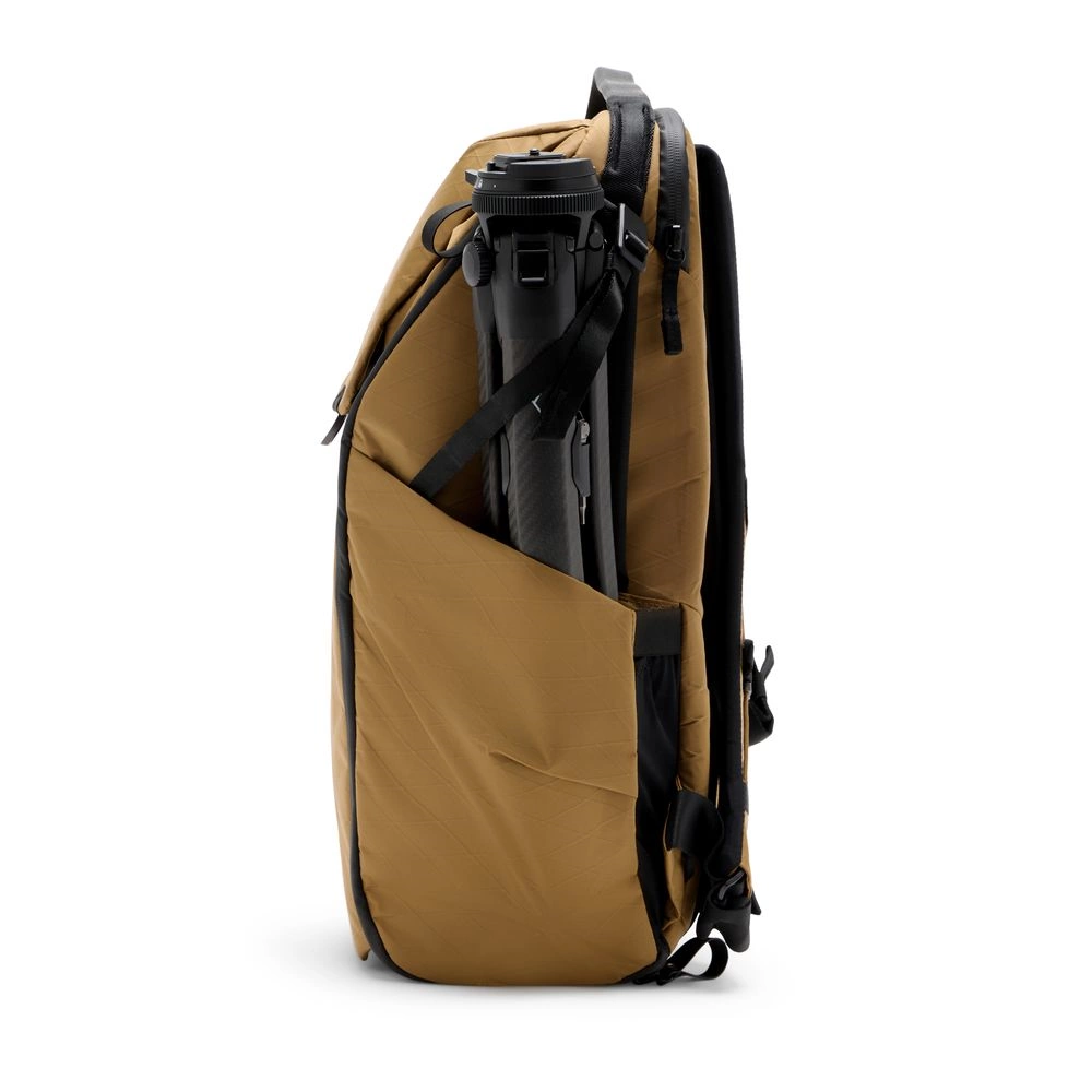 PEAK DESIGN Everyday hátizsák 30L v2 Prérifarkas PEAK DESIGN Everyday hátizsák 30L v2 Prérifarkas