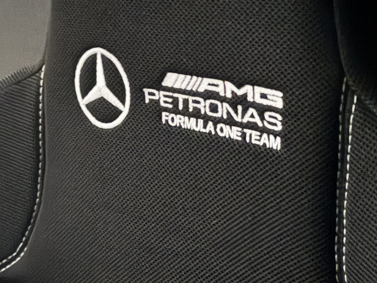 Mercedes-AMG PETRONAS Formula One Team Sim Racing szimulátor váz