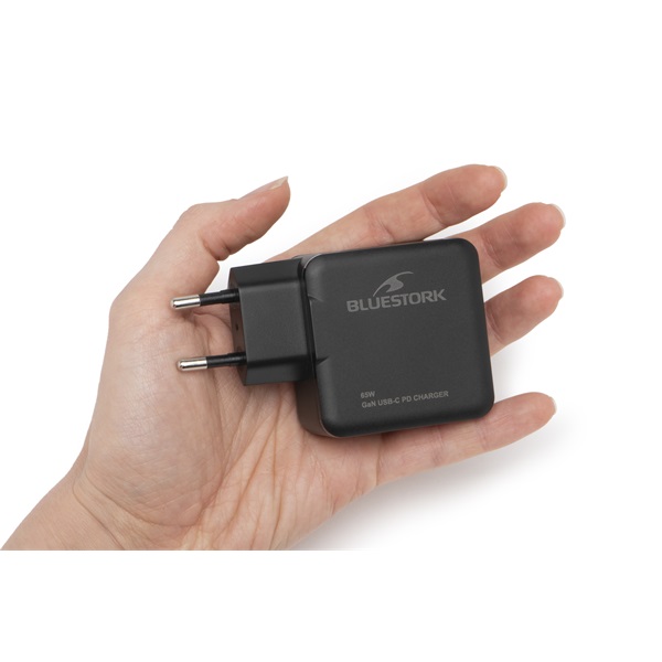 Bluestork  PW-BS-65-GAN-C USB-C  65W  1,8m kábel gyorstöltés Hálózati töltő Fekete 