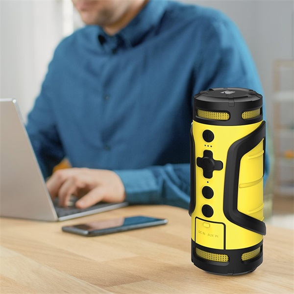 Kodak  6W teljesítmény  3.7V/2000mAh akkumulátor kulacstartóval kerékpárra hordozható hangfal