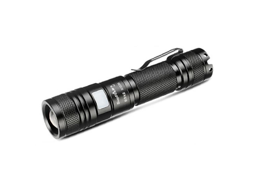 Superfire A2 zseblámpa 650lm USB