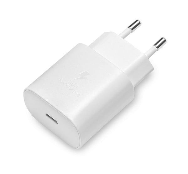Samsung USB-C hálózati töltő 5V/3A PD fehér (EP-TA800EWE) Samsung USB-C hálózati töltő 5V/3A PD fehér (EP-TA800EWE)
