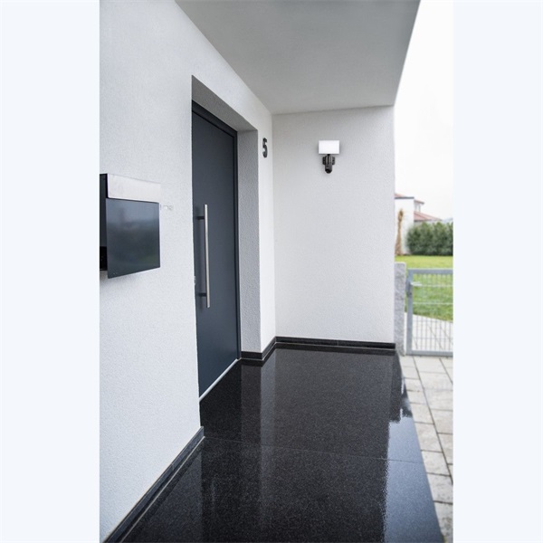 Hama 176614 éjjellátó kültéri 1080P mozgásérzékelős okos WiFi kamera + reflektor Hama 176614 éjjellátó kültéri 1080P mozgásérzékelős okos WiFi kamera + reflektor