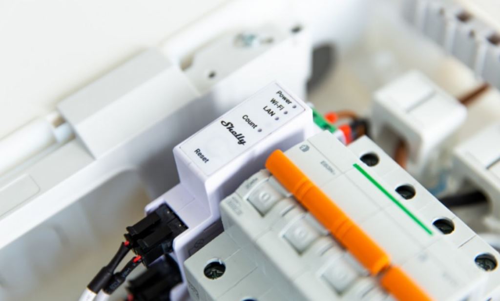 Shelly Pro 3EM 120A 3 fázisú Wifi-s fogyasztásmérő (SHELLY-PRO3EM-120) Shelly Pro 3EM 120A 3 fázisú Wifi-s fogyasztásmérő (SHELLY-PRO3EM-120)