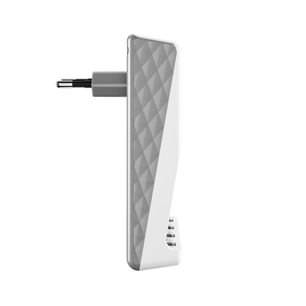 Elemtöltő, AA/AAA, 4x2100 mAh AA, VARTA "Plug" Elemtöltő, AA/AAA, 4x2100 mAh AA, VARTA "Plug"