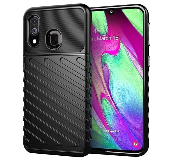 Szilikon telefonvédő (közepesen ütésálló, csíkos, dombor minta) FEKETE [Samsung Galaxy A40 (SM-A405F)]