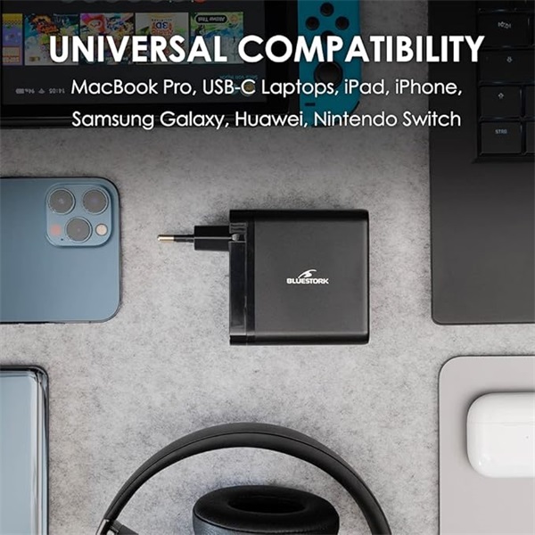 Bluestork    PW-NB-65-C  USB-C  USB-A  65W  1.8m kábel Hálózati töltő Fekete 
