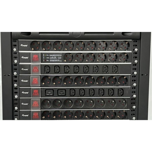 Equip   333286  C14  8 Schuko  Rack 1U 1,8m kábel Hálózati Elosztó Fekete 