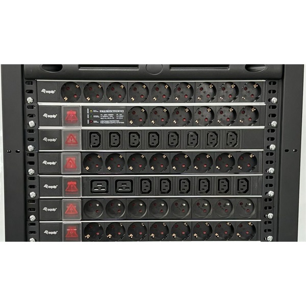 Equip  333318  Schuko  12x C13 Rack 1U 1,8m kábel Hálózati Elosztó Fekete 