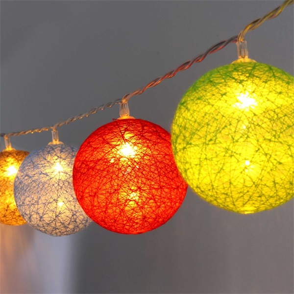 IRIS Gömb alakú 6cm/színes fonott/1,5m/barna-piros-kék-zöld/10db LED-es/USB-s fénydekoráció  (104-13) IRIS Gömb alakú 6cm/színes fonott/1,5m/barna-piros-kék-zöld/10db LED-es/USB-s fénydekoráció  (104-13)