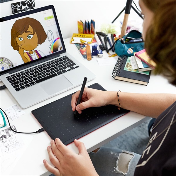 Wacom One Medium digitális rajztábla