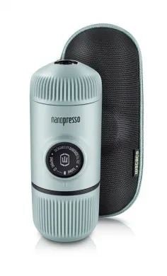 Wacaco WNANO-AB+C Nanopresso hordozható kávéfőző őrölt kávéhoz jégkék + kemény védőtok Wacaco WNANO-AB+C Nanopresso hordozható kávéfőző őrölt kávéhoz jégkék + kemény védőtok