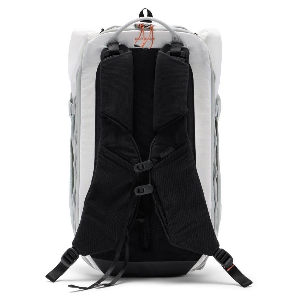 PEAK DESIGN Outdoor Backpack 25L  Fehér-szürke