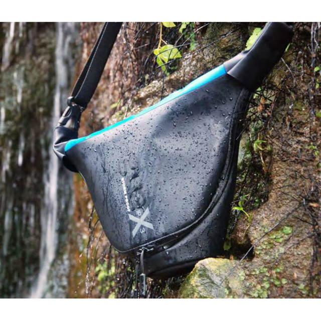 Miggö Agua Quickdraw Stormproof kameratáska SLR Pro kamerákhoz, Fekete-Kék