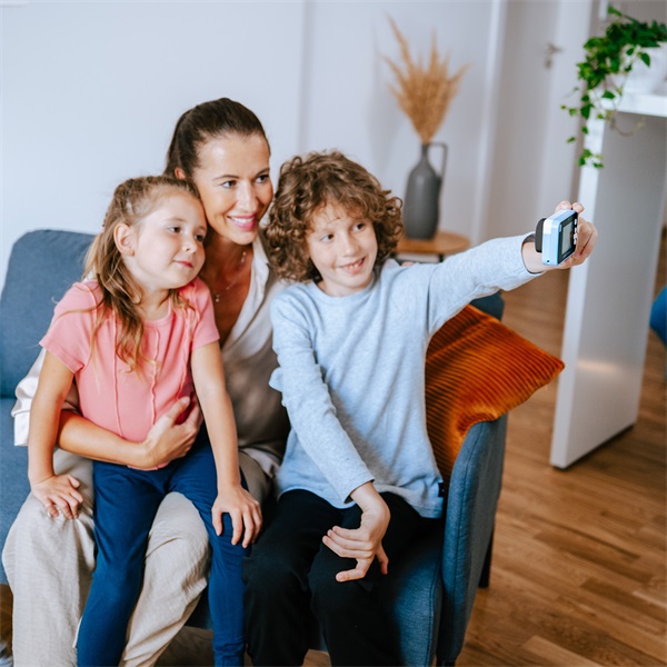 LAMAX PixelKid1 Blue Full HD 8MP kék gyerek fényképezőgép és kamera