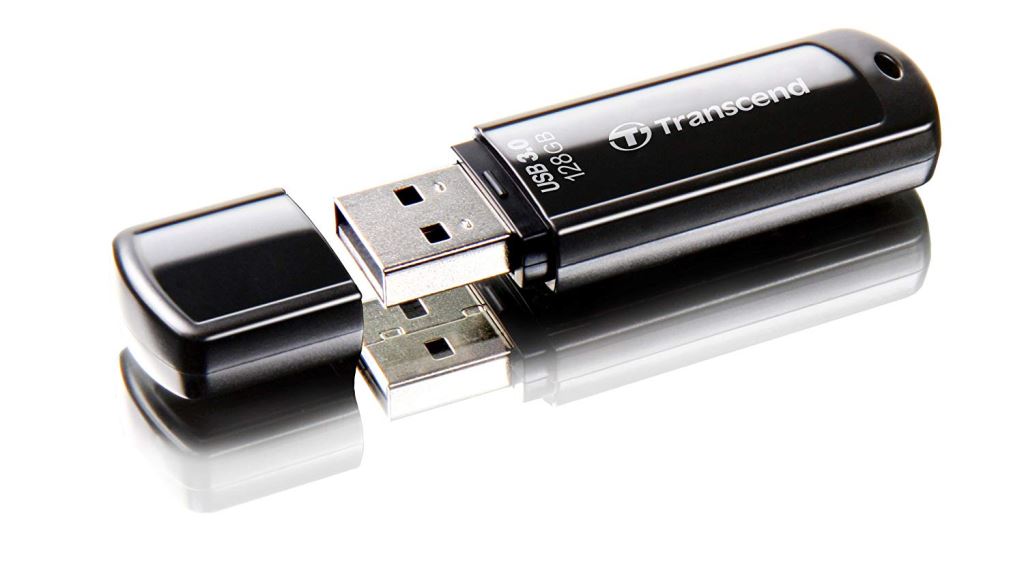 Pen Drive 128GB Transcend JetFlash 700 USB 3.1 fekete (TS128GJF700) Pen Drive 128GB Transcend JetFlash 700 USB 3.1 fekete (TS128GJF700)