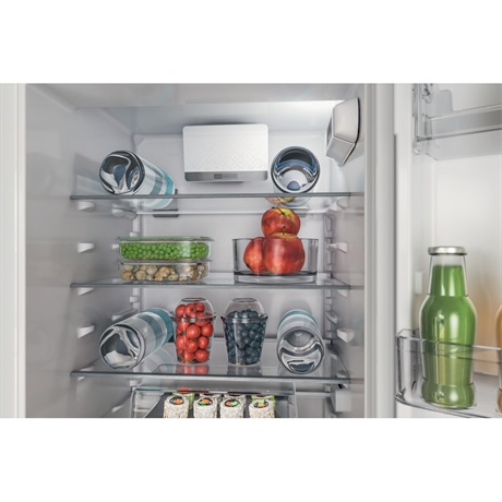 Whirlpool WHC18D011C1 SF Beépíthető alulfagyasztós hűtőszekrény