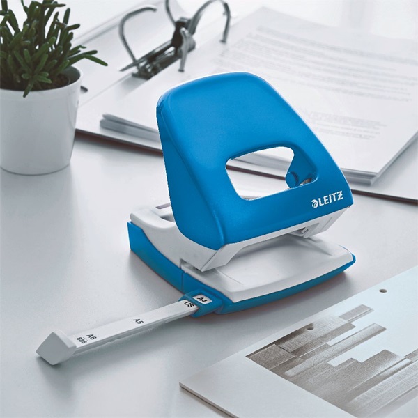 Leitz "New NeXXt WOW" fém lyukasztó metálkék (E50081036)